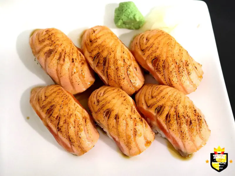 台南平價壽司／每日限量私房料理／1人小店超迷你空間／價格親民CP值高／20多年日式料理經驗／老饕才知道隱藏版菜色