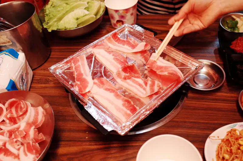 〈松山區〉柳太太韓國館，饒河夜市裡神奇的吃飯體驗