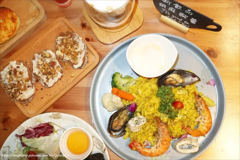 【三禾彥Coffee】新北板橋美食推薦 江子翠不限時咖啡廳 日系文青質感網美店 江子翠場地租借&會議包場服務