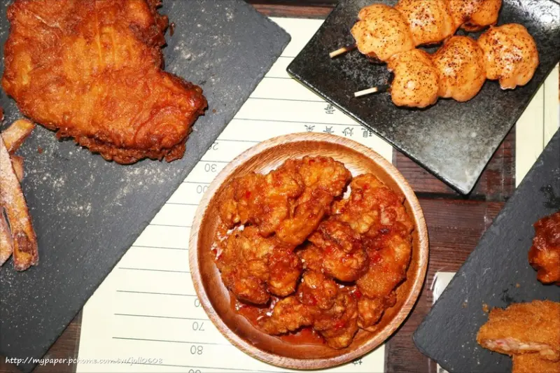 【轉雞炸物專賣店】桃園炸雞推薦 林口龜山雞排推薦 下午茶&宵夜首選 秘方雞排鮮嫩多汁 人氣甜點花生麻糬&甜甜圈令人驚艷