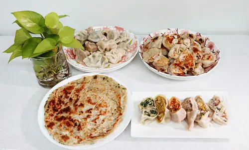 「水餃界中的團購霸主」【鮮食煮藝-爆汁手工水餃】「單月熱賣15萬顆」，6款口味，顆顆飽滿多汁又美味，CP值爆表！