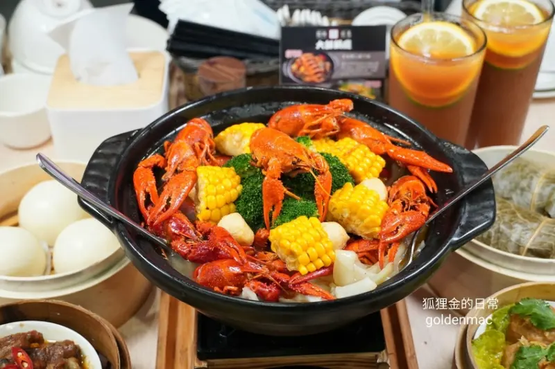 台中港點推薦 │ 港點大師台中麗寶店 大閘蟹黃燒賣有夠鮮 十三香小龍蝦干鍋不吃不行 鮮到吃手手