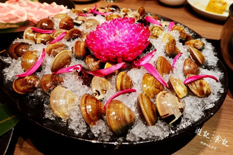 │超狂1000G大蛤蜊+PRIME美國霜降牛+本土精選梅花豬肉雙人套餐 $ 1280!!│瀧鍋物製造所│板橋捷運站美食│豪華精緻鍋物華麗推薦!!