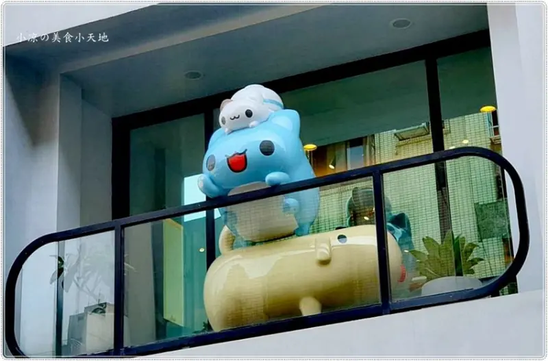 奶泡貓咖啡║咖波迷尖叫聲！立體奶泡貓萌翻天，台中最新IG打卡熱點，美照拍不完！