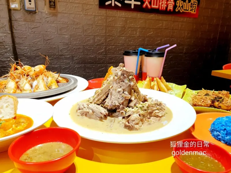 台中美食 │ 泰辛火山排骨 火山蝦 泰國美食網評選NO.1美食 不用出國也吃的到最道地的泰國人氣美食