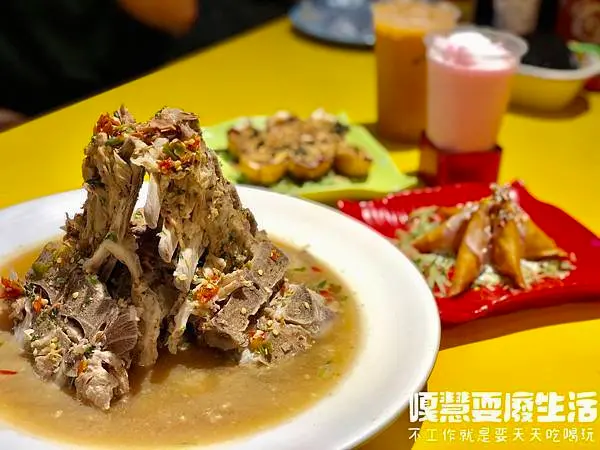 【台中逢甲】泰辛火山排骨，不用偽出國，曼谷火山排骨就在逢甲丨嘎慧耍廢生活