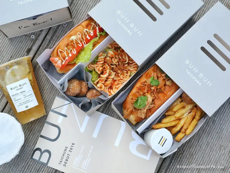 BUN BUN 2文心森林店│台中最美速食店，主打奶油脆皮麵包餐盒，好拍又好吃～