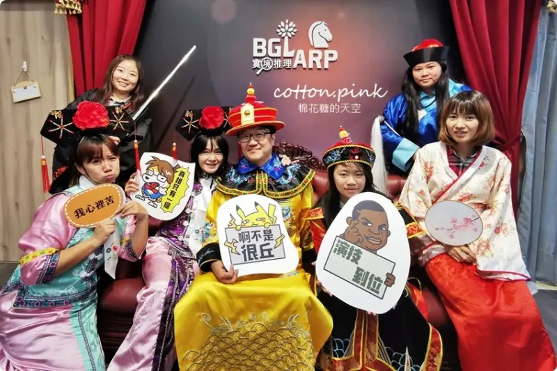 台中首創LARP實境推理館！天黑請閉眼升級變裝版就在一中街～還有密室脫逃超刺激 - 棉花糖的天空