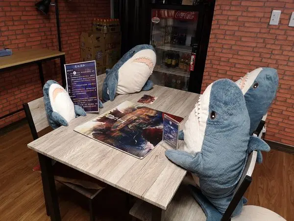 【台中 南區】台中密室逃脫推薦、『Escer異世客密室逃脫工作室』、『霸王』無雷心得、台中室內景點、團體遊戲