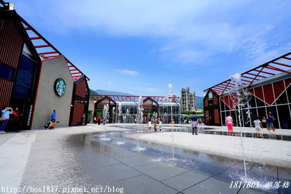 【花蓮。秀林】台泥和平廠。生態循環工廠。台泥DAKA園區。市集、星巴克、7-11、水舞秀。東亞第一座大型戶外太陽能裝置藝術 - 和平花