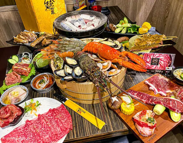 (台北西門站)燒肉眾－精緻炭火烤肉西門店 西門燒肉吃到飽推薦 吃到飽卻選用頂級食材超高cp值 從頭驚艷到尾的美味饗宴 A5和牛 龍蝦 奧斯汀牛 浮誇系海鮮大拼盤