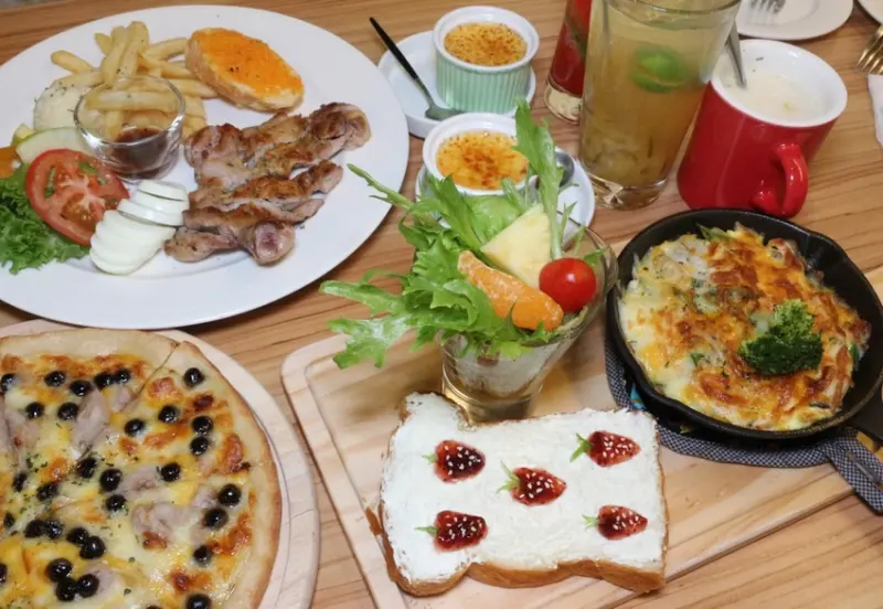 台南中西區早午餐大窩與小宅-小宅店  孔廟周邊全天供應早午餐拼盤/披薩/義大利麵