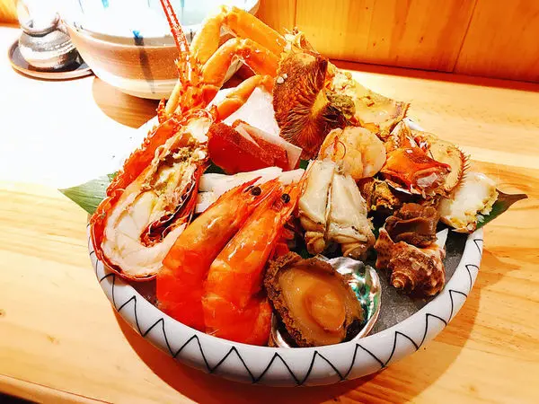 ||吃。台北|| 安東建一水產 經典手抓海鮮夠新鮮才敢這樣吃