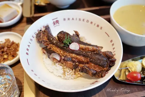 【台中西區】一鎊燉肋｜美術園道燉燒豬牛肋，咖啡任務新品牌，燉牛肉入口即化，近台中美術館