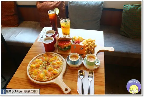 [台南中西區早午餐推薦]Casa e Casa大窩與小宅-小宅店/起司豬排三明治套餐/煙燻鮭魚芒果手感披薩/鹹檸檬咖啡/主餐+88元可升級為套餐