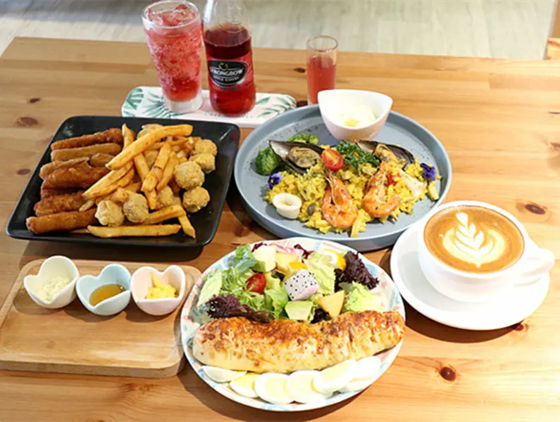 「江子翠場地租借/會議包場/不限時咖啡廳」【三禾彥 Coffee】清新文青風，舒適悠閒，複合式經營，有韓國進口耳環，義大利麵、燉飯、捲餅、咖啡、綜合莓果啤酒，通通值得推薦！