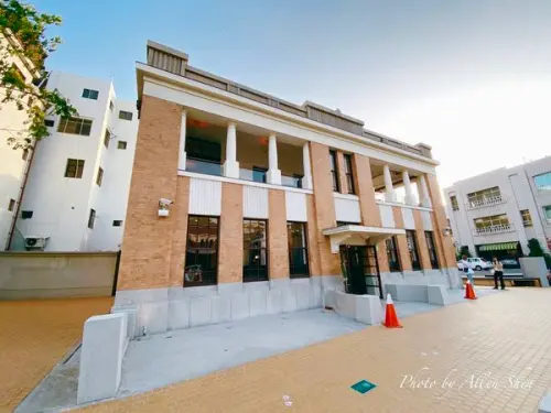 【食記．高雄西子灣】「新濱駅前」百年銀行搖身一變復古華麗咖啡廳