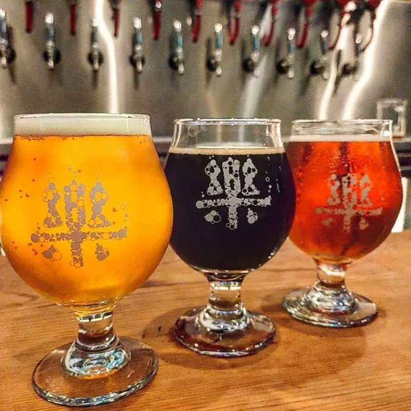 Taichung, Taiwan 禾樂Beer。禾樂精釀所/ 愛喝啤酒🍺的人，萬勿錯過這家能坐擁夢幻夜景的禾樂精釀所。