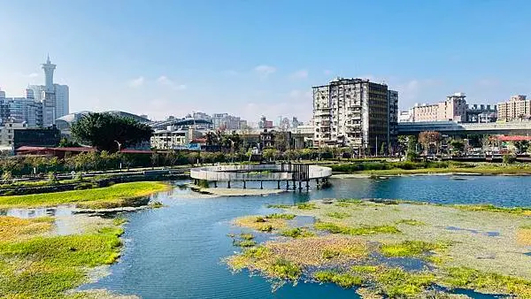 【帝國製糖廠台中營業所】連名子都超霸氣的帝國製糖廠/悠遊河畔/市中心的綠肺