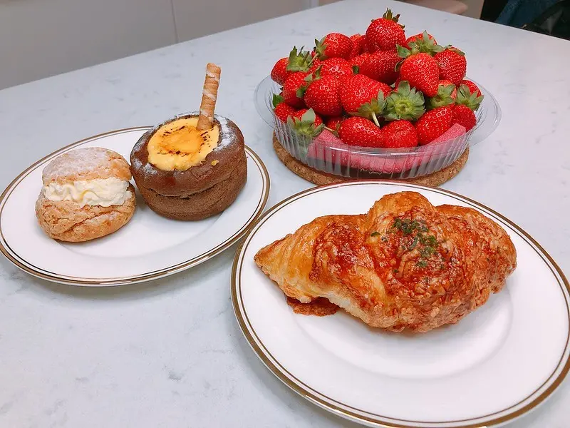 【台中美食】米哥烘焙坊，台中勤美誠品B1美食街，好吃的麵包、蛋糕、月餅、糕點伴手禮、西式甜點。勤美綠園道美食，台中麵包店心得分享，台中勤美誠品，台中烘焙麵包，台中伴手禮，台中景點。