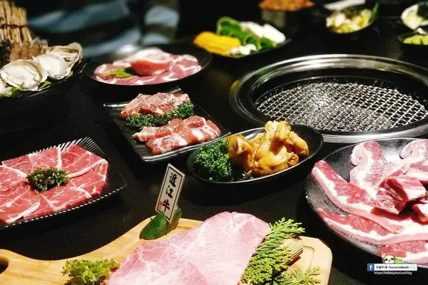 【嘉義】原饌日式無煙燒肉│單人精彩眾人樂，心動發現個人CP值最高燒肉，最低套餐269元起，近江A5和牛滿饕彩