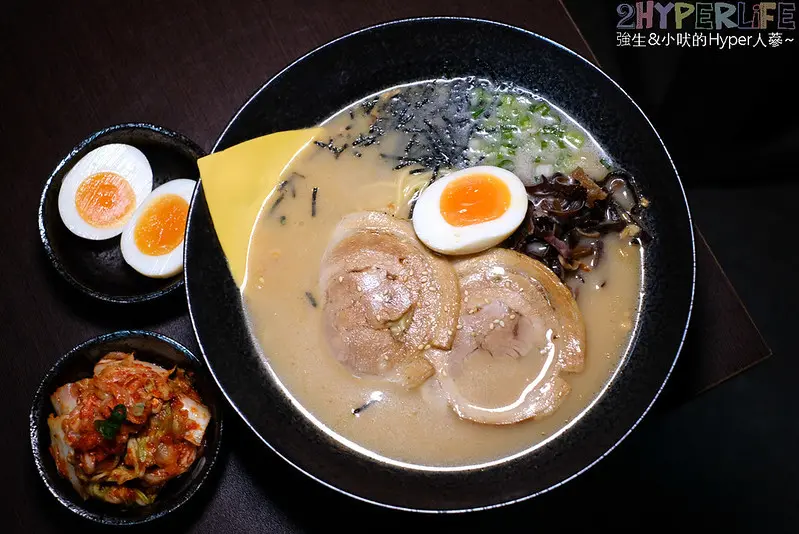 藏身在洗車場的深夜拉麵攤，頑な製麵所營業到凌晨一點！而且一個不注意很容易錯過呀～