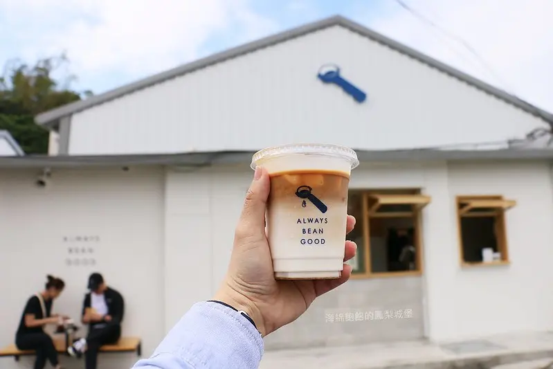 台北咖啡廳『ABG Coffee』網美必訪純白系咖啡廳，IG熱門打卡點，甜點下午茶，菜單價位，型男老闆(捷運六張犁站)