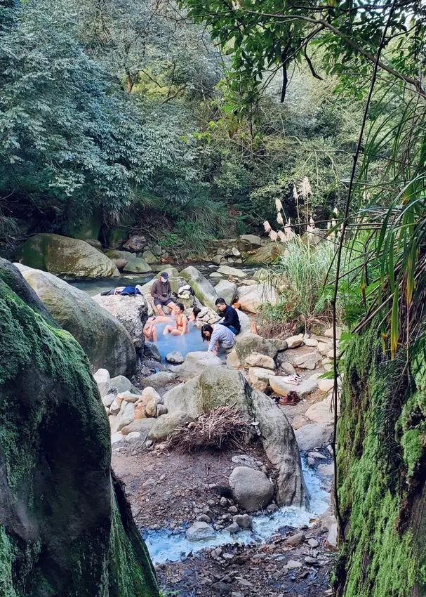【飛與行的記憶】國內∣台北：陽明山合法野溪溫泉－下七股