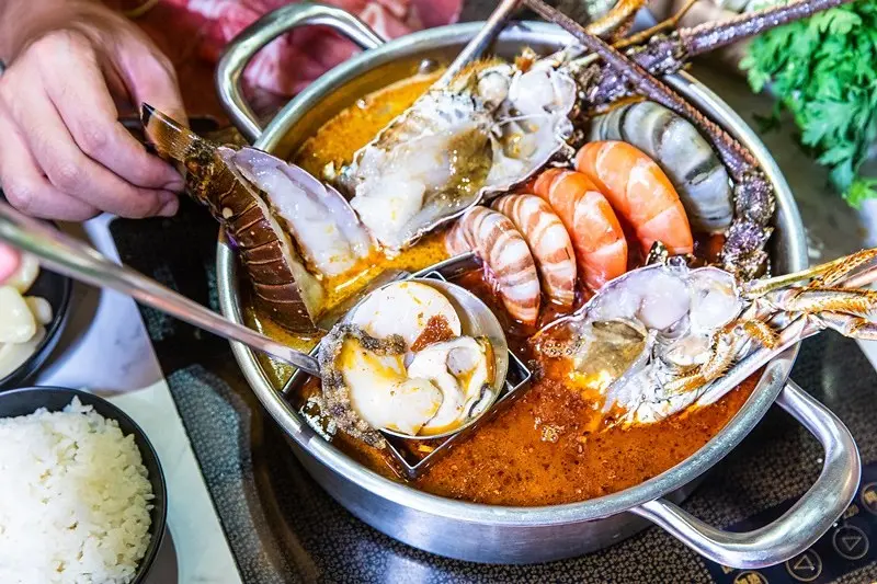 【台南美食】 花花世界鍋物WHATSWORLDresort火鍋界中的唯一奇葩,台南竟然藏著這麼家奇葩火鍋，就說你吃沒吃過.宵夜一路吃到半點二點