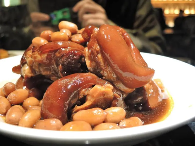 純chunmix 餐酒館｜特色調酒鬼島冰茶融合了台灣各式酒款！配上一個檳榔很接地氣！大推創意台菜料理金莎娃娃菜！各式東區餐酒館推薦、東區台菜推薦