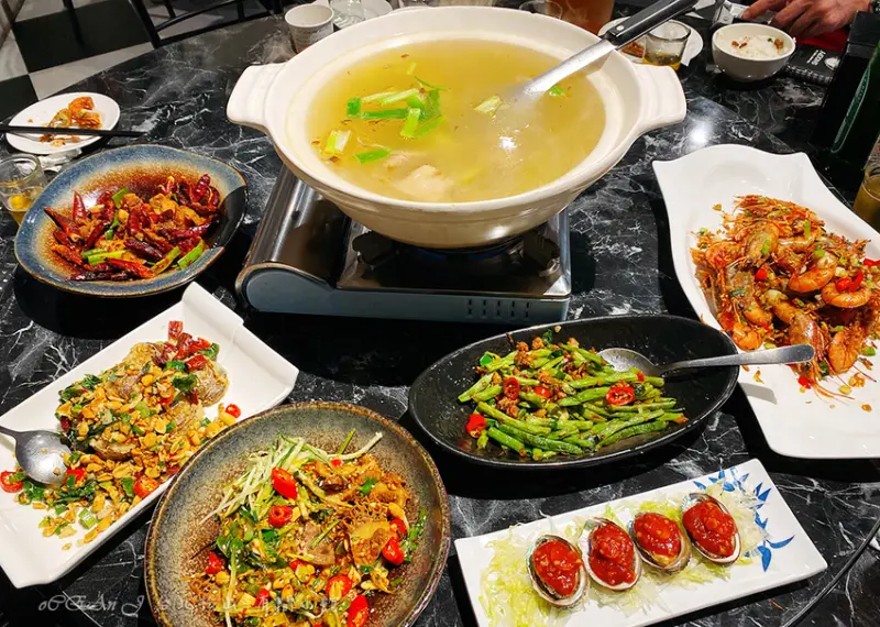 台北松山美食推薦│有間小館-道地四川菜熱炒，主廚私房-白帶魚捲一吃成主顧，家庭好友聚會好地方