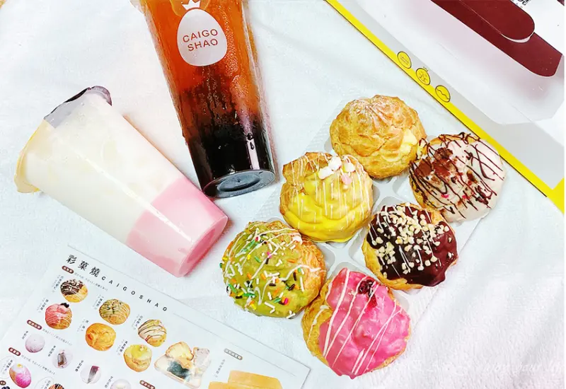 伴手禮怎麼選？！彩菓燒-夢幻療癒系“彩泡芙”吸睛指數破表，網紅甜點控拍不停，內餡卡士達、珍珠粉圓、芋泥自由選，甜而不膩擄獲大人小孩粉紅泡泡心！#2020伴手禮推薦