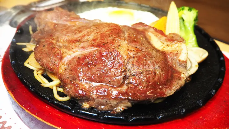 月之牛炙燒牛排專賣店  基隆火車站高品質牛排專賣  大份量排餐  海陸大餐  優質原肉  新鮮海鮮  肉食控必吃