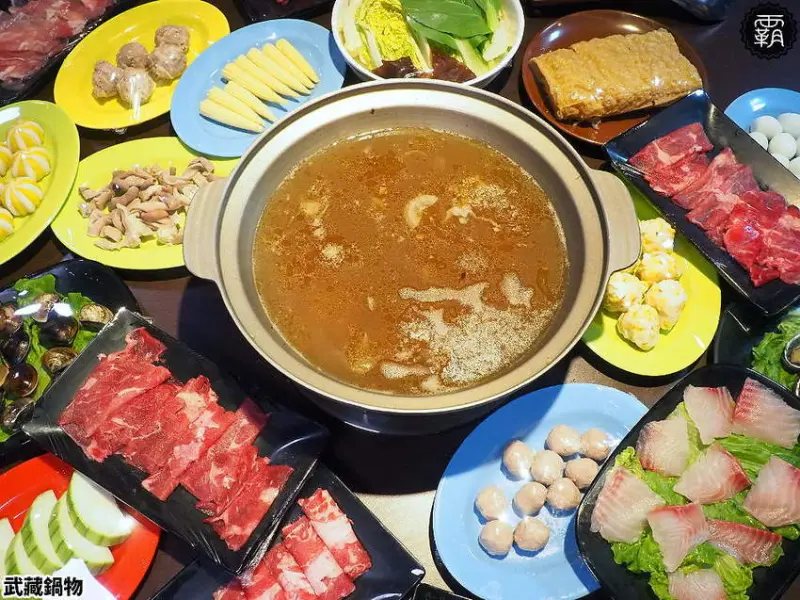 平價石頭火鍋，武藏鍋物新開幕！開鍋百元可任選肉盤一份，打卡再送一盤肉！