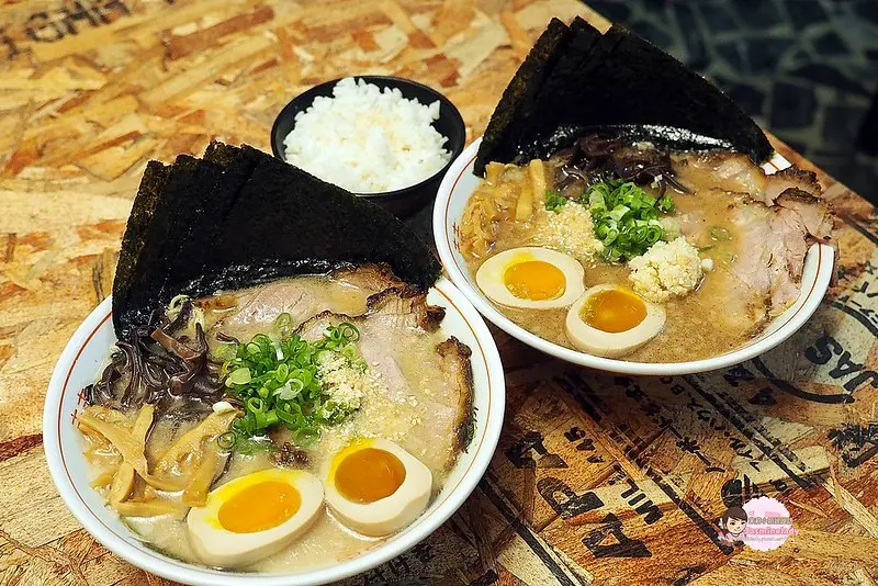 【高雄│三民】沐瀧家拉麵│巷弄低調隱藏版～超強濃厚蒜香豚骨拉麵！（樹德、高科大學區商圈）