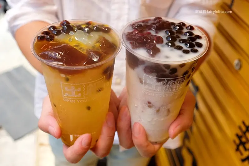 出櫃茶飲（台中新時代）。只要29元，台中最便宜奶蓋手搖飲，加滿三種配料只要5塊錢！ @蹦啾♥謝蘿莉 La vie heureuse