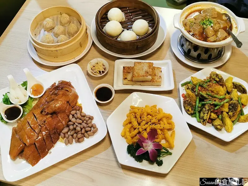 台中餐廳|阿秋大肥鵝餐廳 餐點選擇多樣香江燒臘、魚蟹料理、酥炸燒烤、熱炒，用餐環境舒適，提供包廂空間相當適合家庭聚餐、朋友聚會、春酒尾牙  台中陽江鵝 年菜外帶 完整菜單
