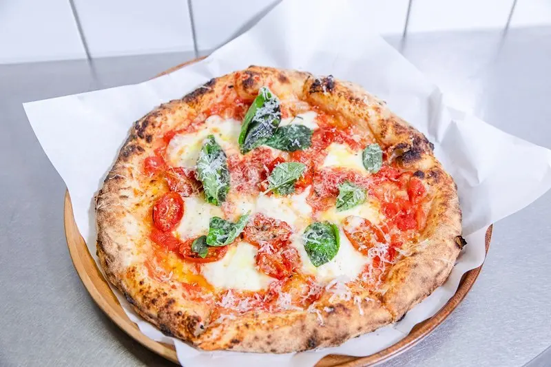 【台北捷運美食】【東門站美食】 Angel 5 Pizzeria.l厚甜有嚼勁，皮香料足