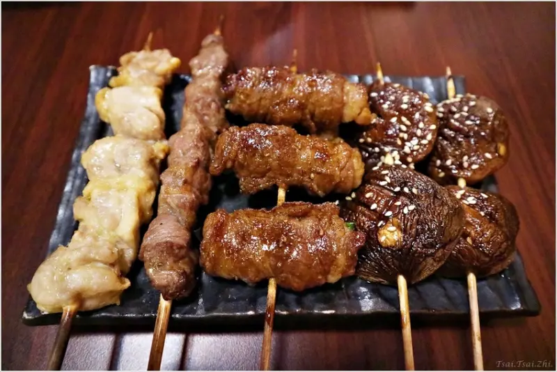 [新竹東區]醺築居酒屋|工程師下班放鬆小酌好去處！近新竹科學園區，來杯生啤吃個串燒好享受。