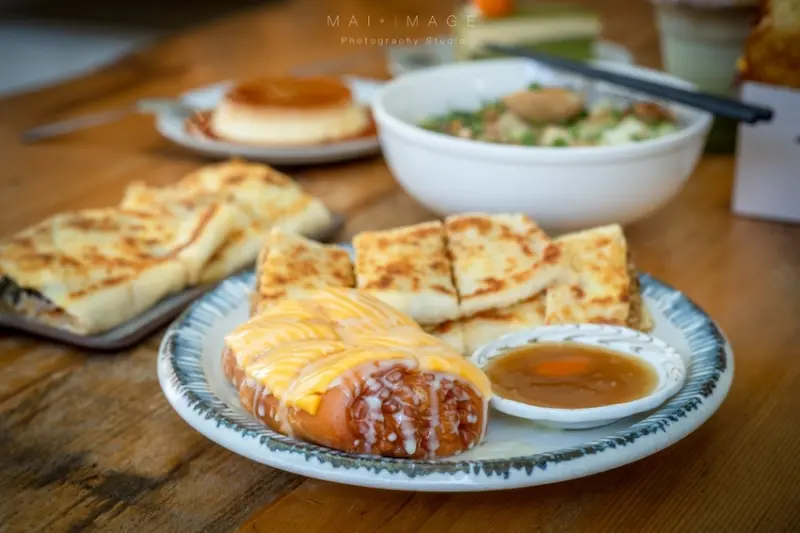 桃園中壢美食｜好貳Coffee Home Cuisine，中壢中正公園對面翻轉台味文青早午餐。古早味軟蛋餅、韓風金厚吐司、黑金松露拌麵必點 @麥仔の生活日記