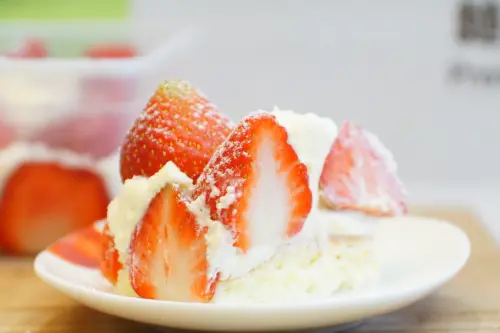 [麵包空間 Premium Bakery] 新北 板橋 府中站 麵包店  草莓季 草莓卡士達 推薦 還可以外送