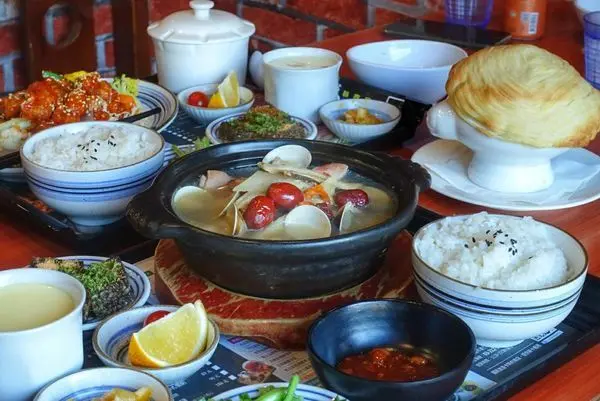 【桃園｜南崁美食】餓人谷每食客棧南崁店｜同學會、聚餐首選，久坐嗑瓜子聊天，帶小孩也不怕！