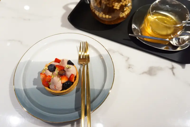 民生社區美食。LIGHT YARD CAFE 複合式咖啡廳 Ciao Ciao Flora花藝教學