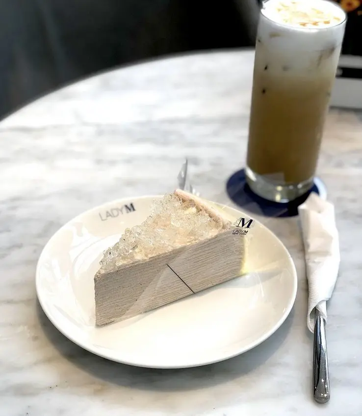 【慧。愛笑的吃貨】Lady M.遠百信義A13.挑高10米玻璃空間.限量貴婦級香檳千層