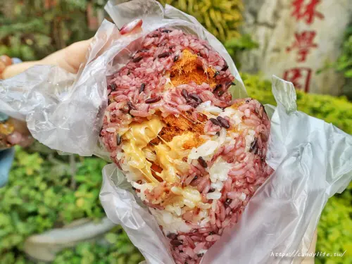 吉粒飯丸│隱藏版顆粒花生醬飯糰，裡頭還有會勘西的乳酪！隱身在住宅區的文青飯糰～