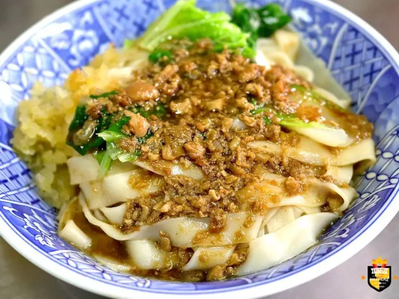 台南麵店／46年老店古早眷村味／超隱密巷弄不小心就迷路／在地人從小吃到大／老饕私藏多年口袋名單／忠實顧客打娘胎就開始吃