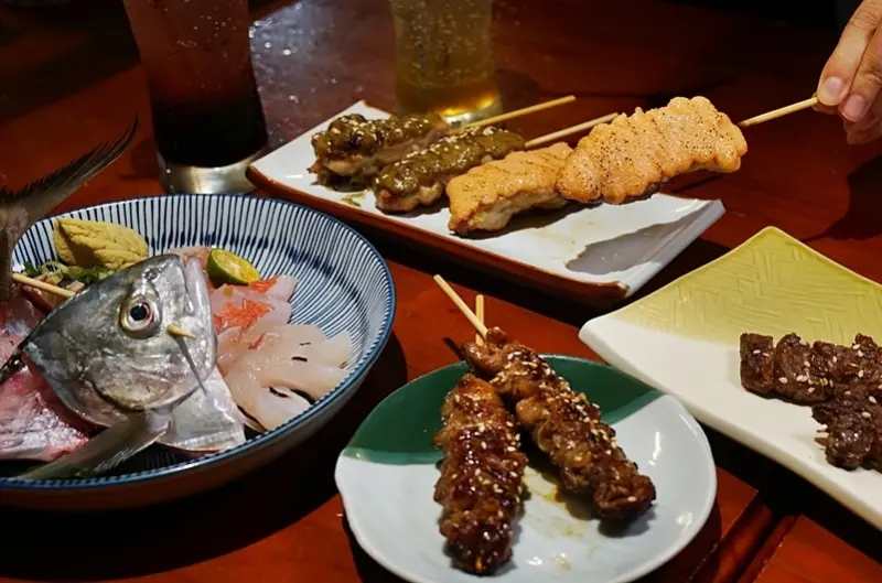 生意好到開二店，深夜想喝一杯或吃串燒來這兒就對了!!