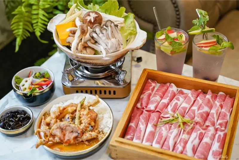 | 台南美食 | 巷弄老宅文青咖啡店好吃好拍/天冷必點火鍋好好吃/熨斗目花珈琲 珈哩WUDAO cafe