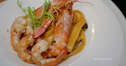 【松菸酒吧】The Scent餐酒館 誠品松菸二店 松菸誠品餐廳 工業風裝潢│松山文創園區餐廳│約會小酌│義大利麵│創意酒類特調 ❤跟著Livia享受人生❤