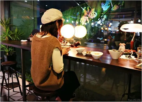 [台北信義]The Scent餐酒館(誠品松菸二店)|松菸酒吧推薦：精緻排餐、義式料理搭創意調酒，適合姊妹朋友聚餐、情人約會小酌呦！